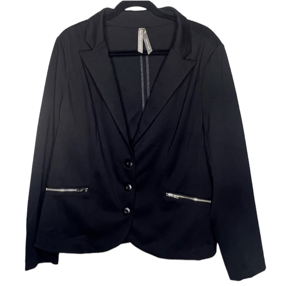 Penningtons black button front zippered pockets blazer in EUC size 20